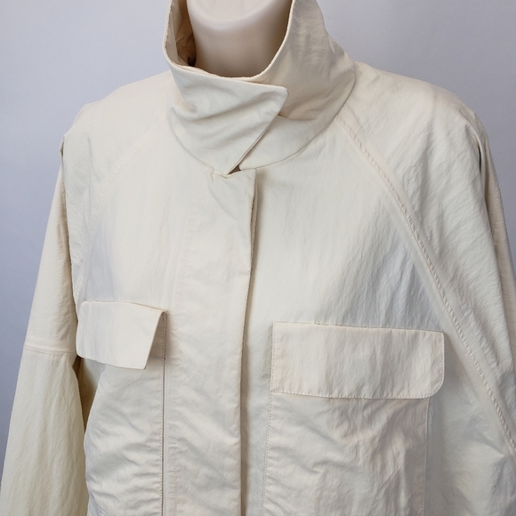 Nike Women's W Every Stitch Considered Woven Parka Jacket in Coconut Milk small - Picture 3 of 16